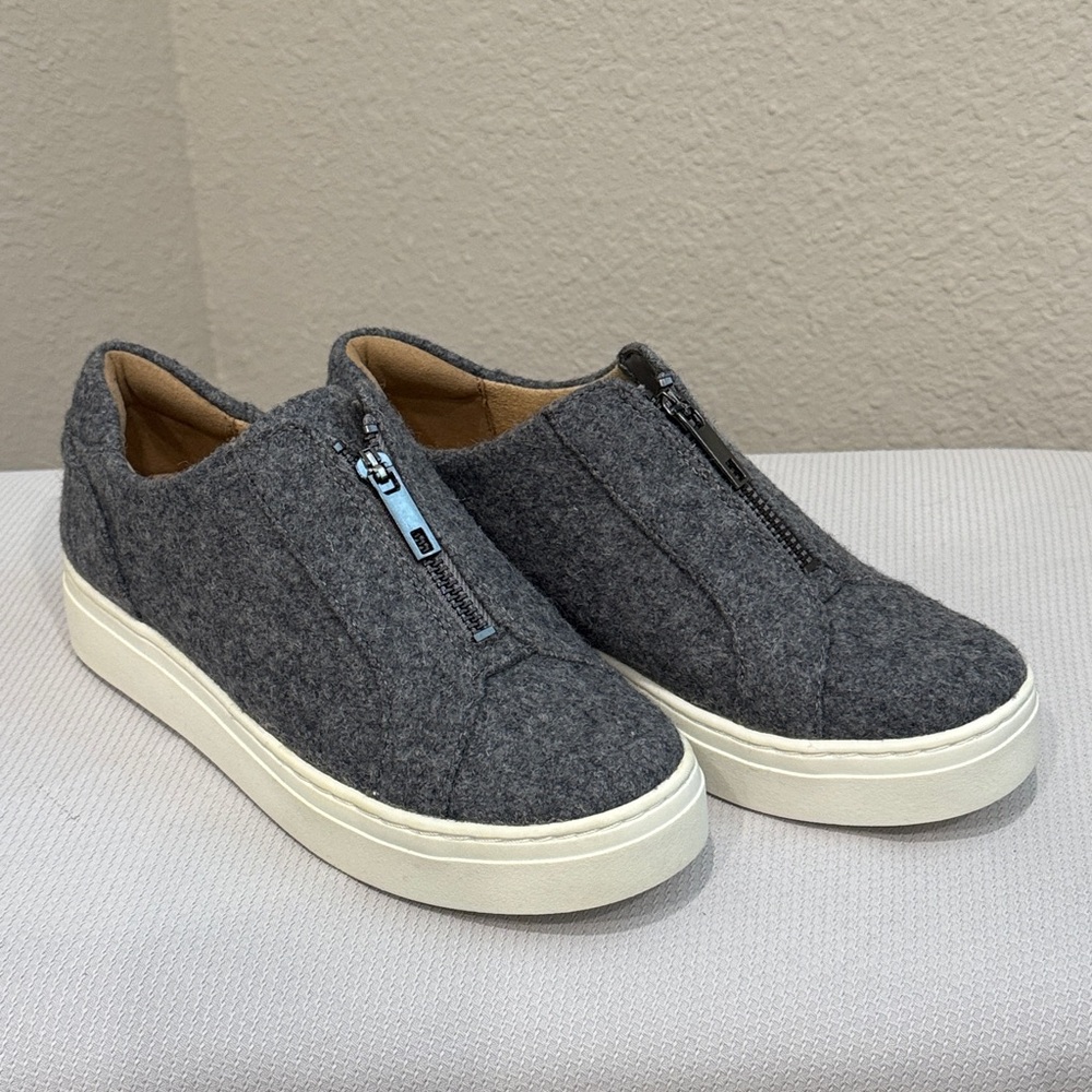 Naturalizer Gray Flannel Zip-Up Woman's  Sneakers